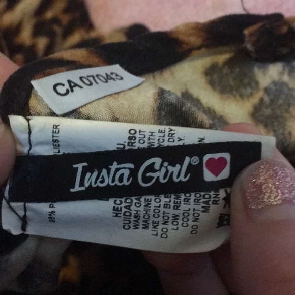 Ruffled off the shoulder cheetah print top. - Picture 3 of 3